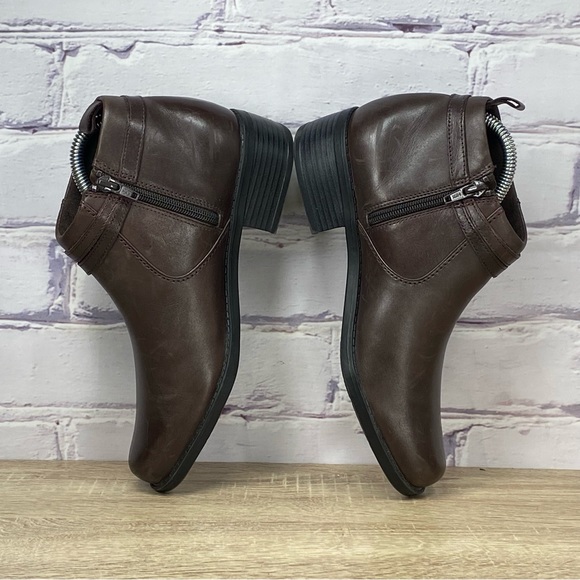Clarks Lea Kittredge Brown Leather Buckle Ankle Boots - Picture 6 of 8